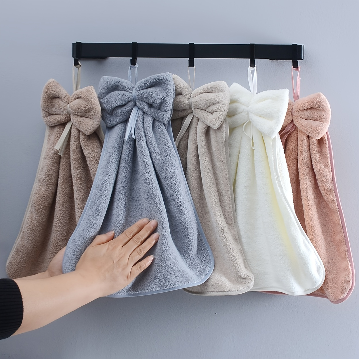 https://img.kwcdn.com/product/coral-fleece-creative-bow-style-soft-absorbent-hand-towel/d69d2f15w98k18-bfc4a4fa/1dab9aa434/98f77385-bc19-4322-9b41-d9bd12ca3e9e_1248x1248.jpeg.a.jpg
