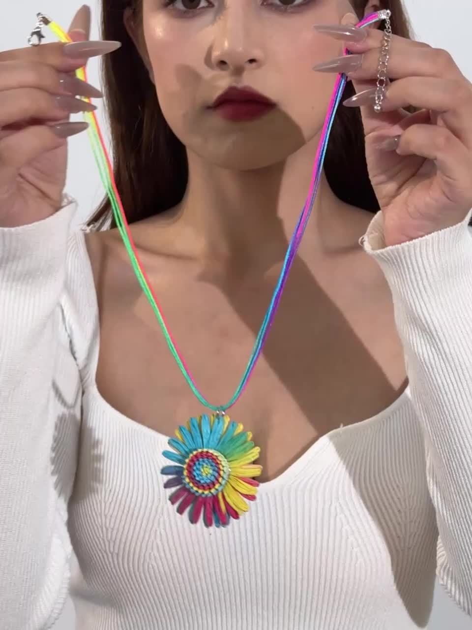 Women's Colorful Dopamine Raffia Grass Flower Pendant Necklace