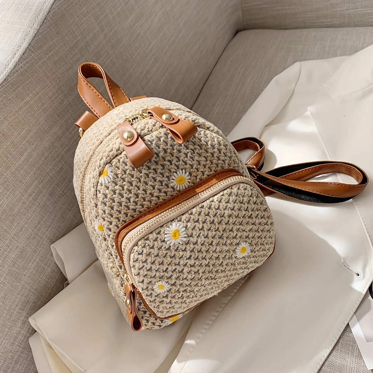 Vintage Straw Backpack Women's Fashion Shoulder Bag Versatile Straw Woven  PU Leather Elegant Luxury Designer Small Backpack 2023