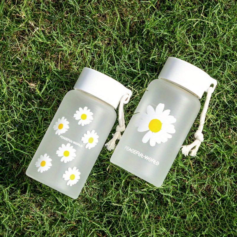 1pc Matte Finish Daisies Water Bottle