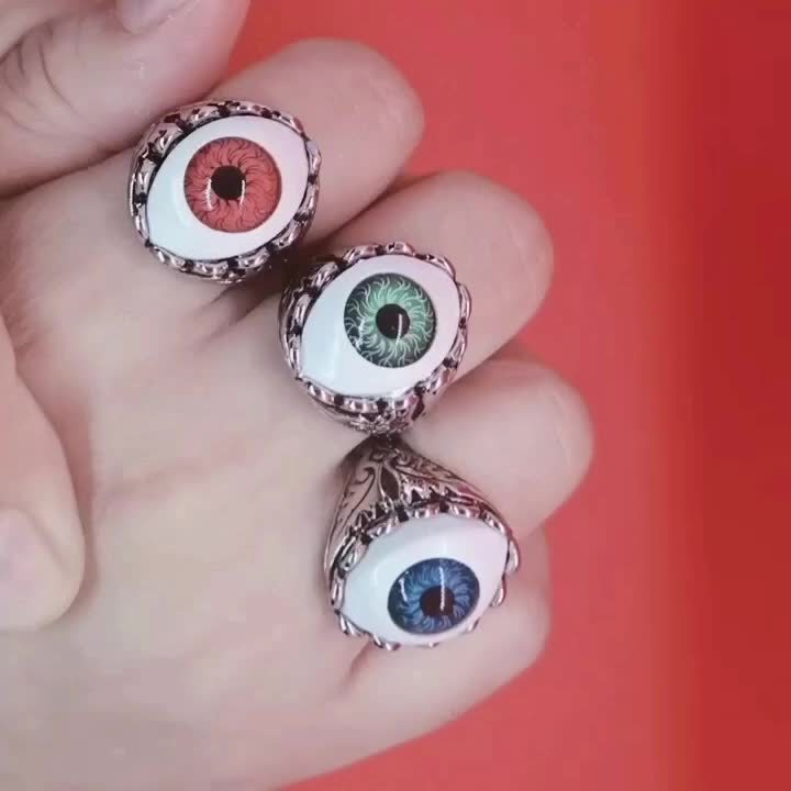 Goth Style Silver Cat's Eye Ring - ApolloBox