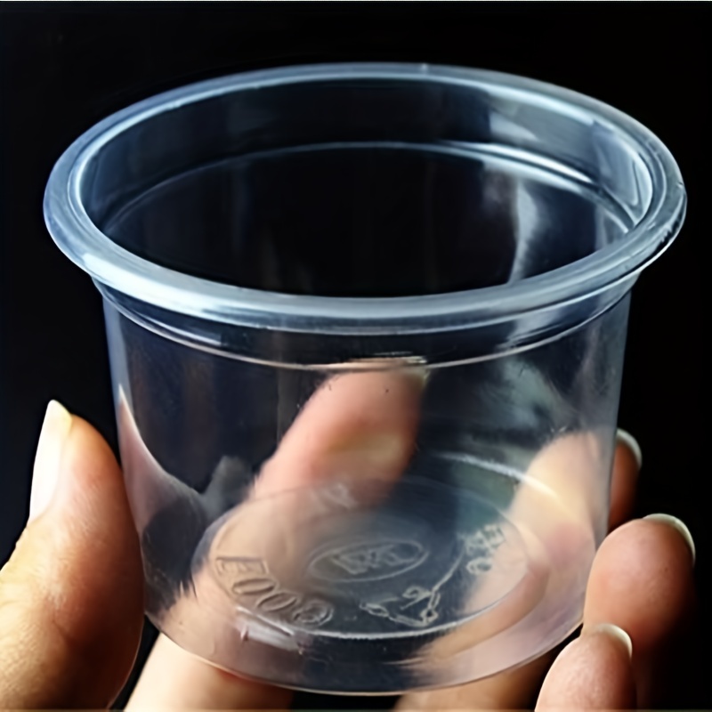 Vidrio Plástico Desechable Pequeño Para Bebidas Alcohólicas Plástico  Transparente Imagen de archivo - Imagen de copa, vajilla: 203178381