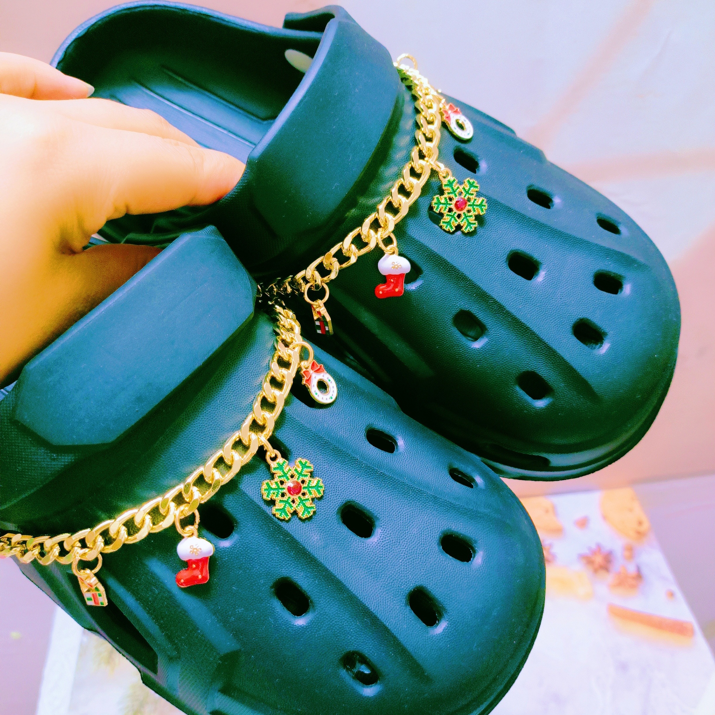 Cute Jelly Chain Croc Charms Designer DIY Shoes Accessories Clogs Buckle  Gift``i