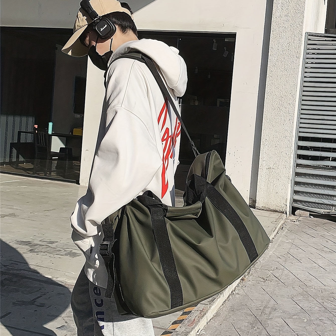 Sport Gym Bag With Yoga Mat Holder, Expandable 10.57gal Travel Duffle Bag,  Lightweight Overnight Weekender Bag