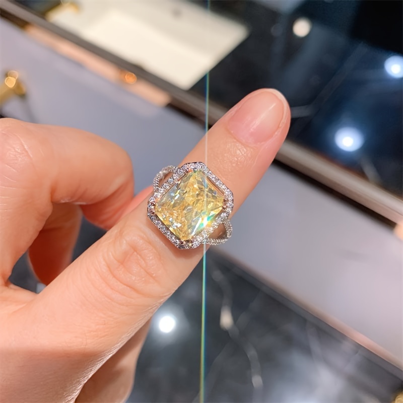 Yellow stone store ring design