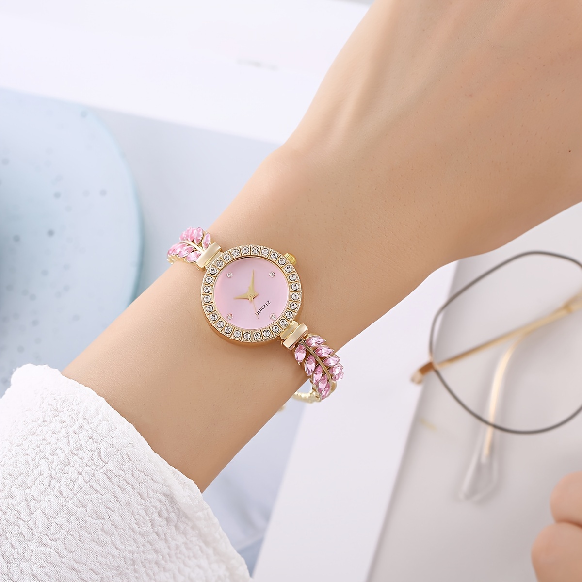 Girl hand discount watch low price