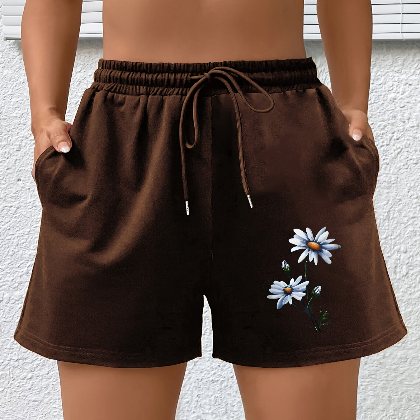 

Plus Size Sports Shorts, Women's Plus Floral Print Elastic Drawstring High Rise Shorts With Pockets