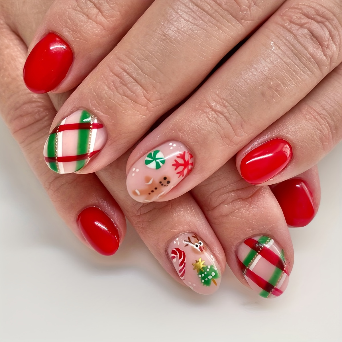Striped Love Bell Christmas Fake Nails With Shiny Decals, Acrylic Nail  Charms Christmas Day Nail Decorations - Temu Italy