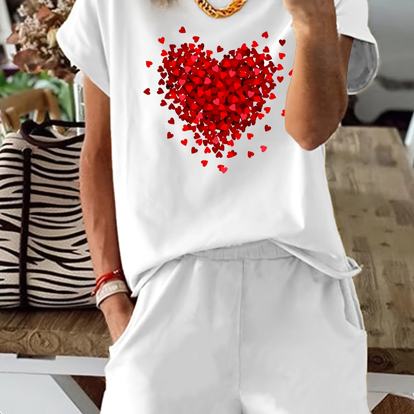

Heart Print 2 Piece Set, Short Sleeve Crew Neck T-shirt & Elastic Waist Slant Pocket Shorts Outfits, Women's Clothing