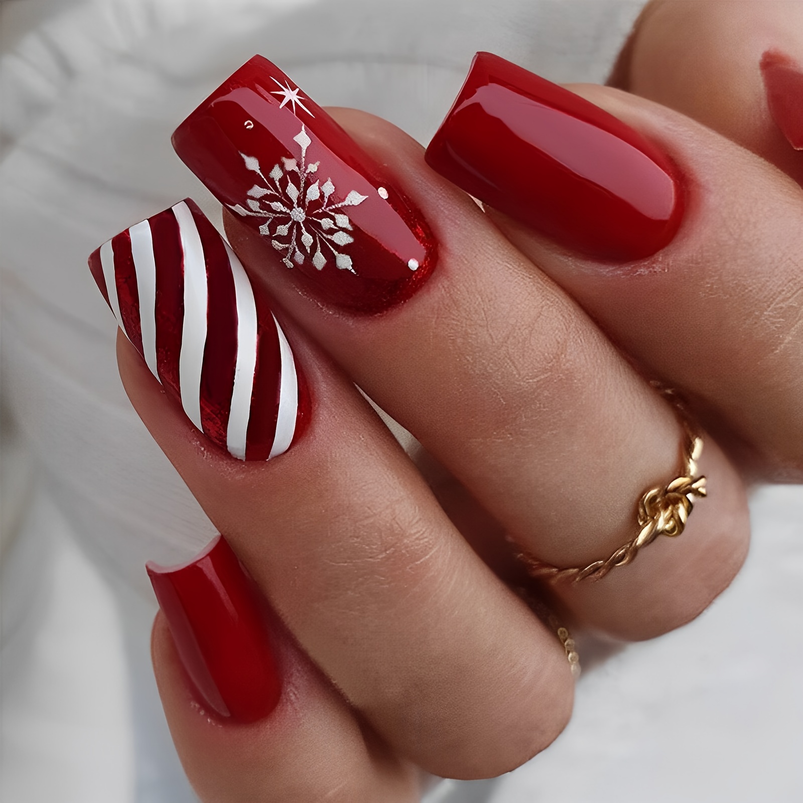 

24pcs Glossy Medium Square Fake Nails, Christmas Press On Nails With Red White Stripe And Snowflake Design, Full Coverage False Nails For Women Girls