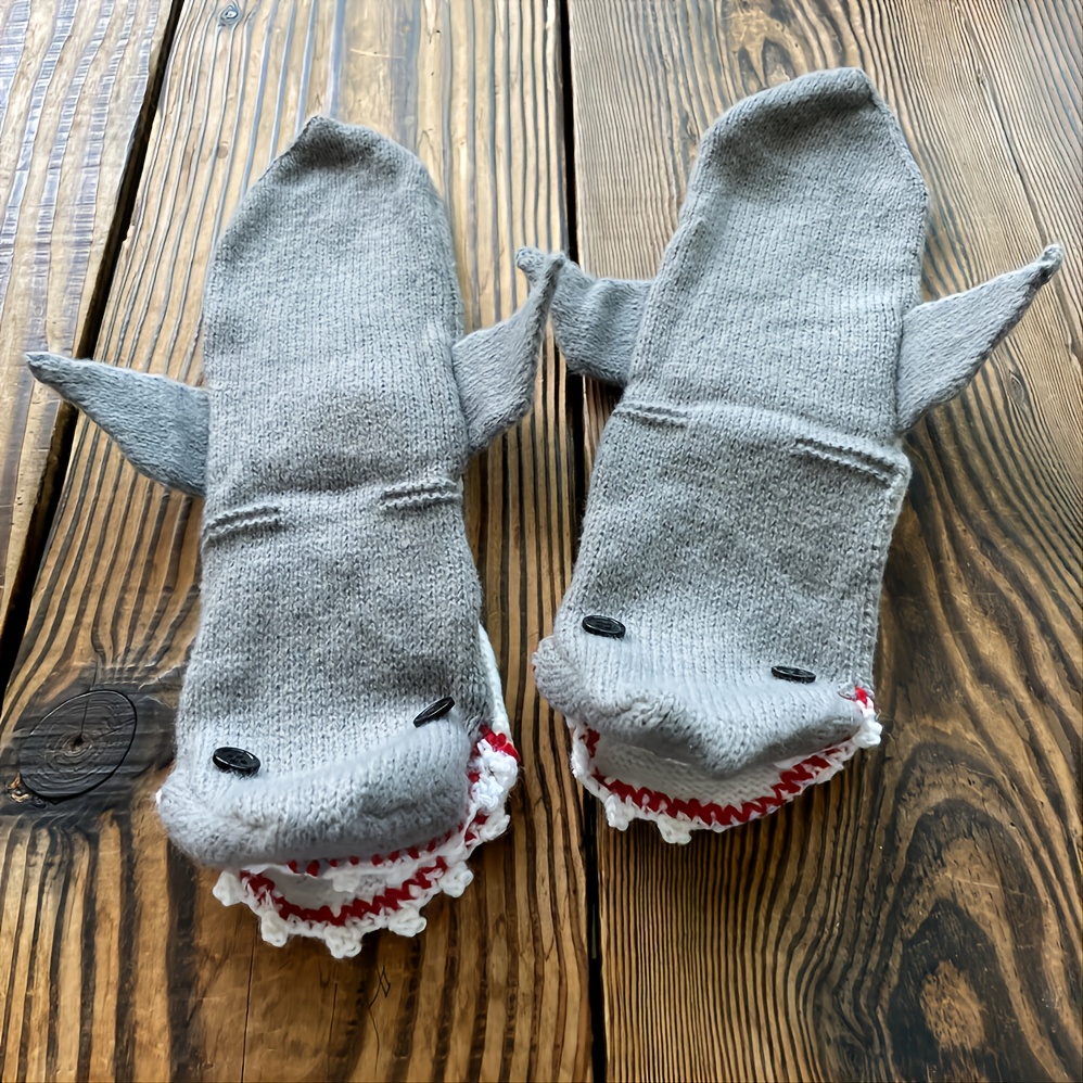 1pair Fun and Cozy Men's Shark Novelty Socks for Autumn and Winter