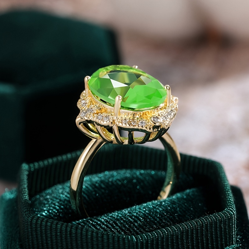 Women's Vintage Oval Emerald Engagement Ring