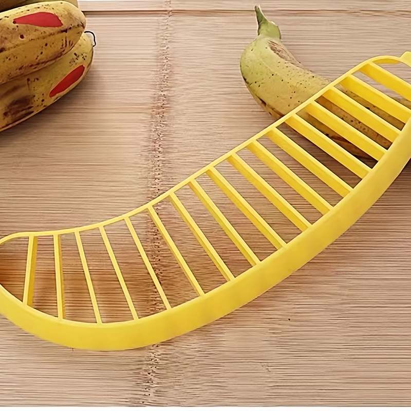 1pc Plain Plastic Banana Slicer, Yellow Banana Cutter For Kitchen