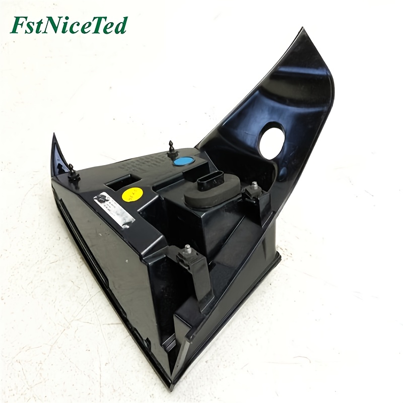Outside Rear Tail Light (right Drive) For Tesla Model 3 Old OE: 1077398-00-F_voghion.com