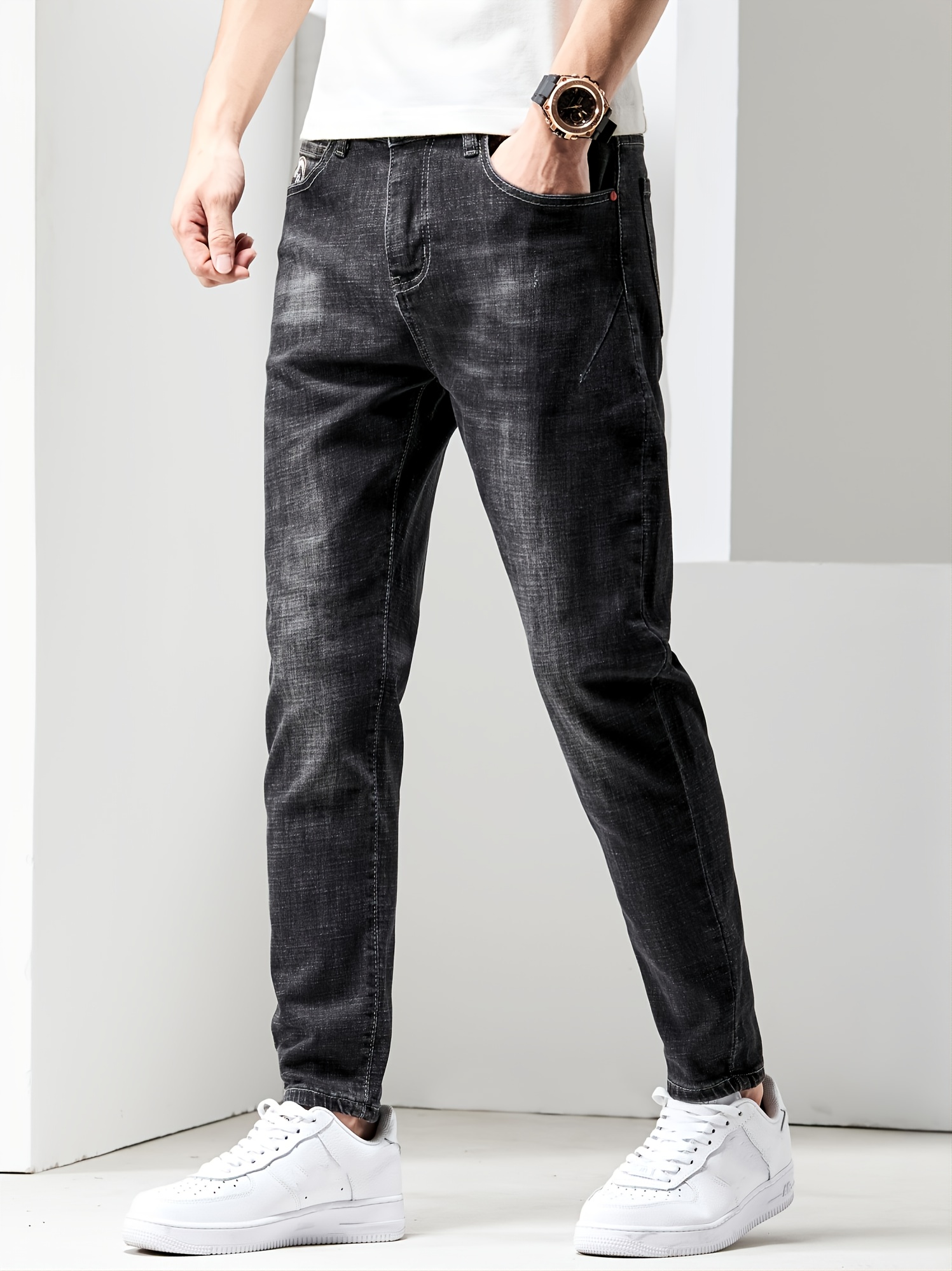 Men Solid Slant Pocket Tapered Jeans  Jeans outfit men, Straight leg jeans  outfits, Tapered jeans men