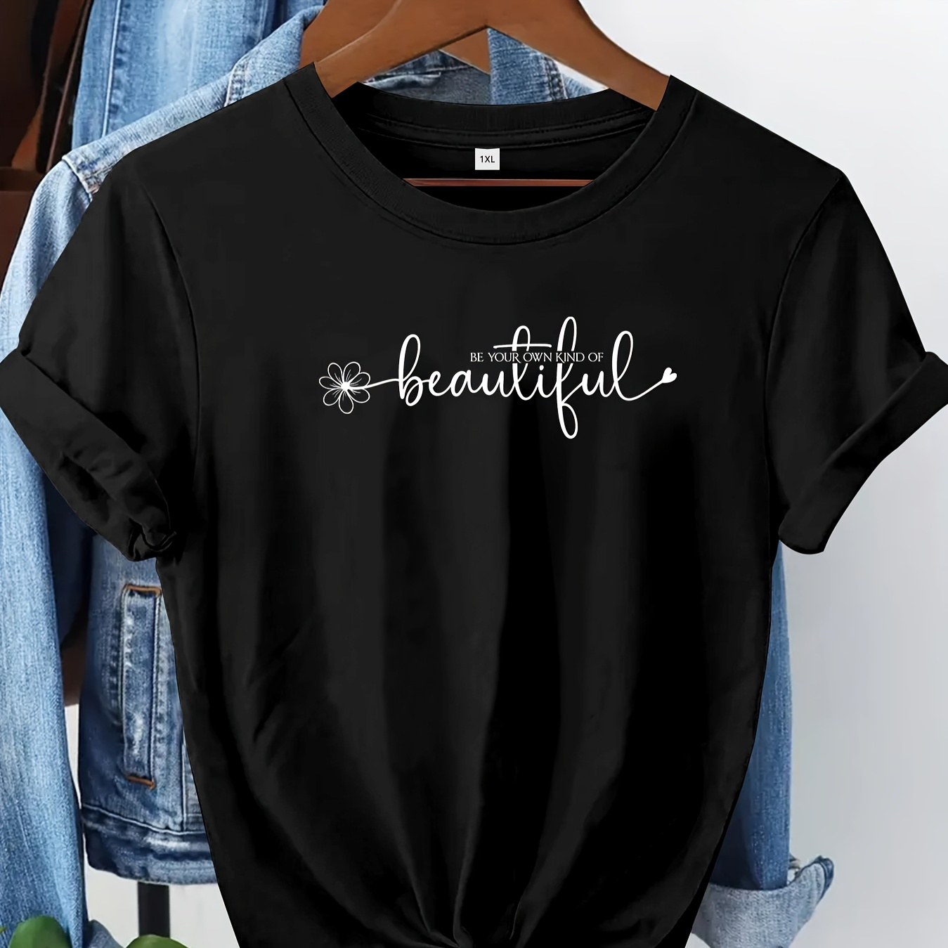 

T-shirt imprimé avec lettres de grande taille, haut décontracté à manches courtes et col rond pour /été, vêtements de grande taille pour femmes