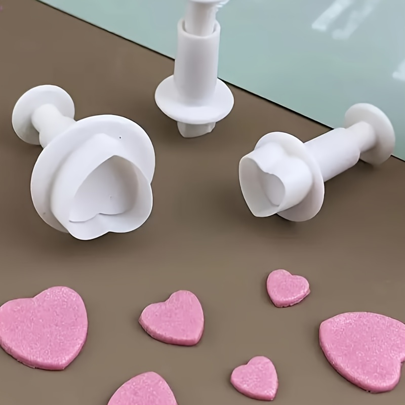 

Ensemble de 3 Emporte-pièces Pop-Up en de Cœur - Outils de Cuisson en Plastique pour Biscuits Parfaits, Fondant & Décorations de Gâteaux