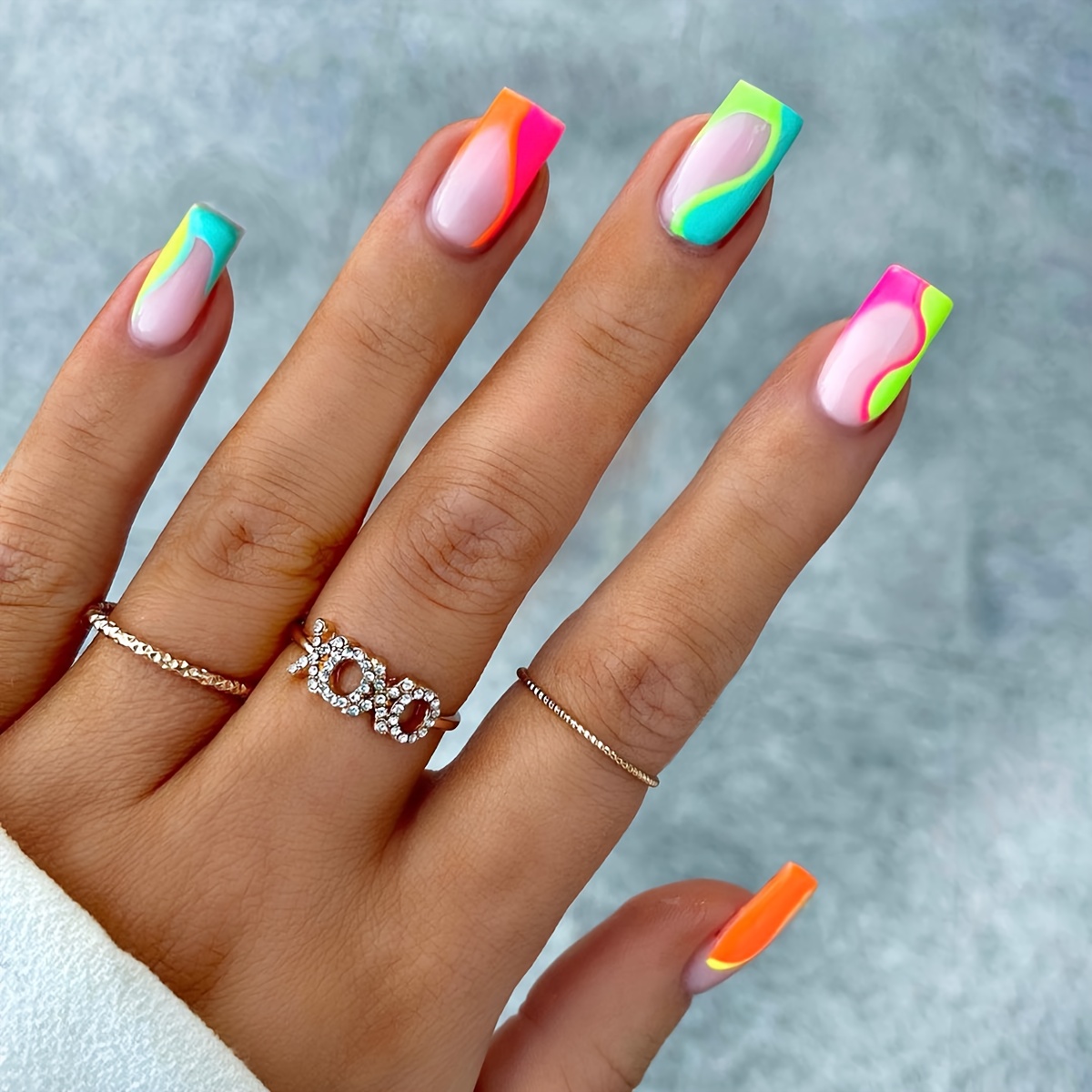 

24pcs Glossy Medium Square Fake Nails, Pinkish Press On Nails With Colorful Stripe Design Sweet And Cute False Nails For Women Girls