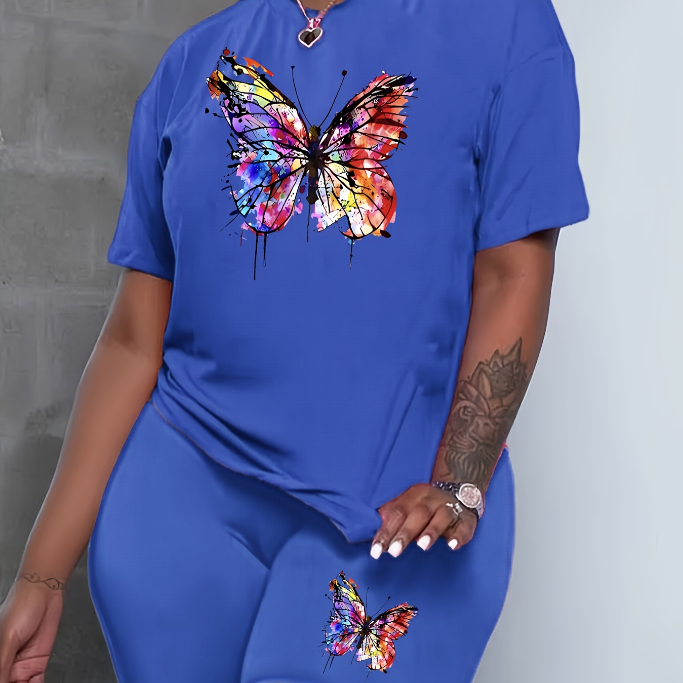 

Women's Sports Outfit Set, Plus Size Butterfly Print Short Sleeve Crew Neck T-shirt Top & Shorts Fitness 2 Piece Set