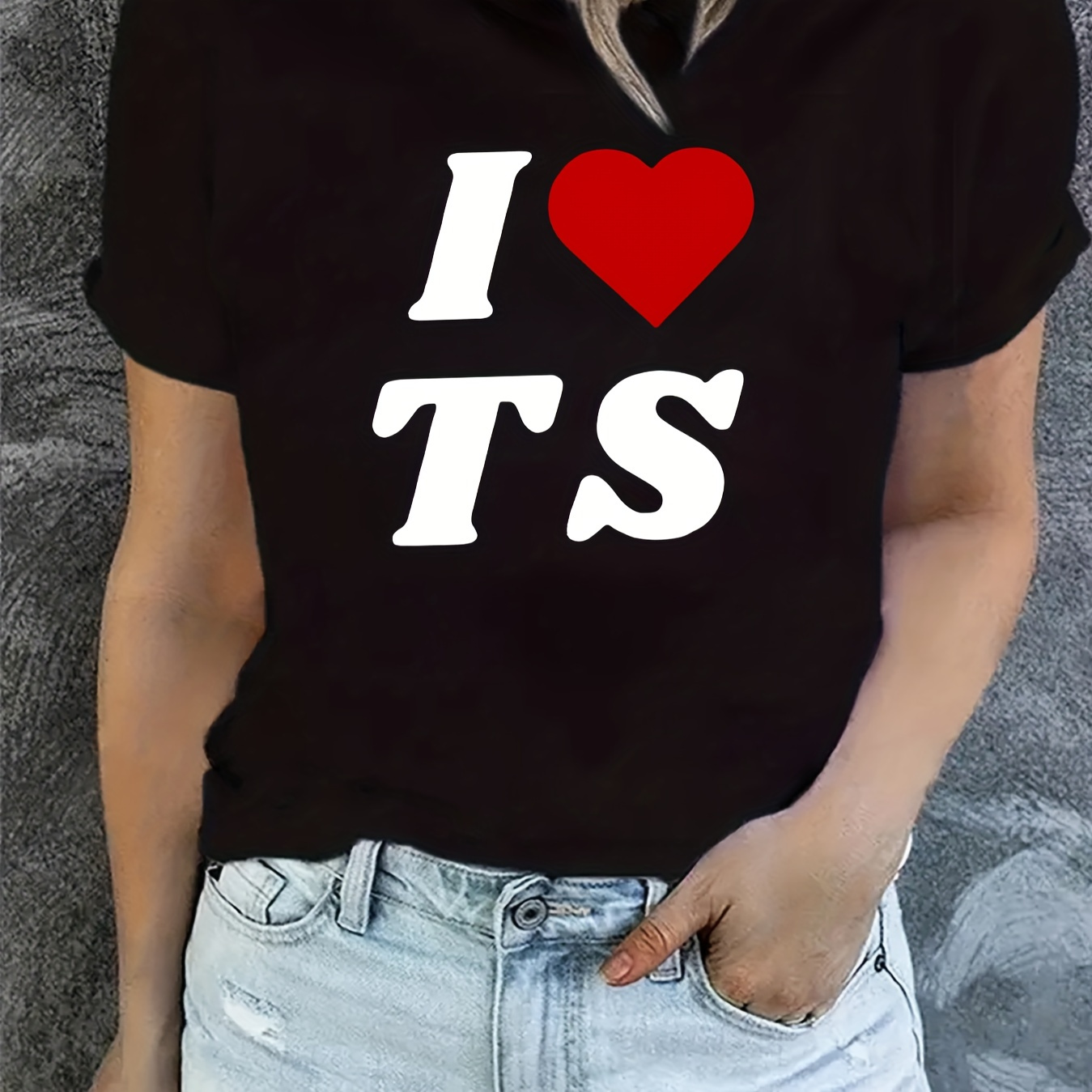 

I Love Ts Graphic Sports Tee, Breathable Short Sleeve Fashion Workout Fitness Top, Women's Activewear