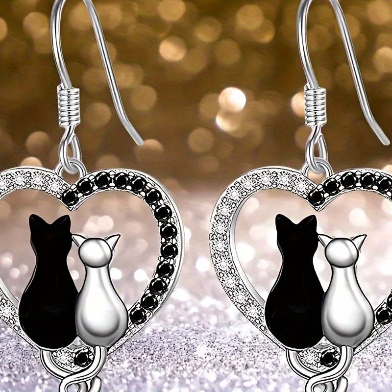 

1 Pair Fashion Black And White Cat Love Heart Shape Pendant Earrings, Birthday Christmas Gifts