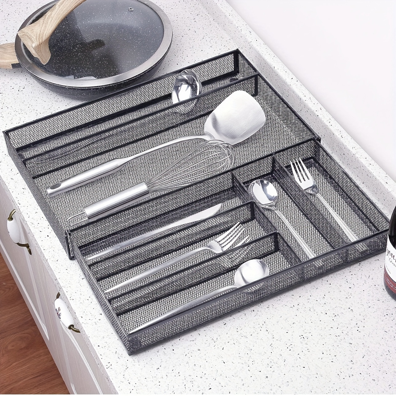 https://img.kwcdn.com/product/expandable-metal-cutlery-tray/d69d2f15w98k18-ea0f8d56/Fancyalgo/VirtualModelMatting/ee6b6e3d7ffdc1ee9ce7600e54052715.jpg