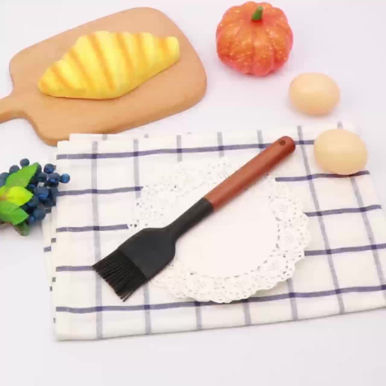 Heat-Resistant Silicone Baking & Grilling Brush