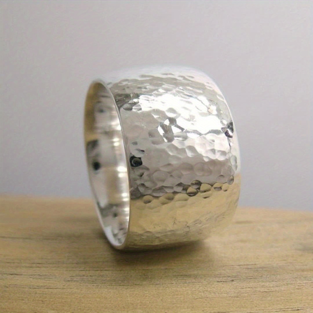 Unisex Minimalist Vintage Hammered Texture Copper Ring — Everyday Wear