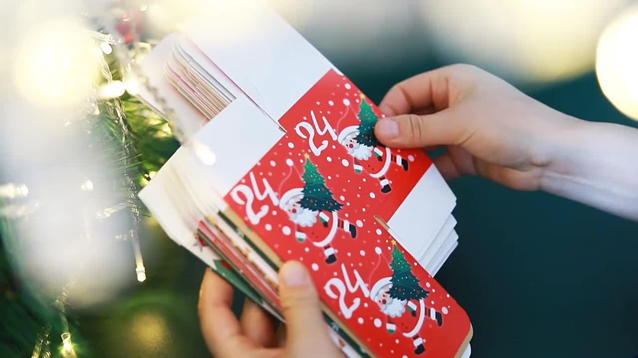 TLOXO Calendrier de l'Avent Vide,Boites Cadeau Noël,24 Boîtes Calendrier de  l'Avent DIY,Calendrier pour Décoration de Noël DIY,pour Décoration Cadeau  de Noël : : Cuisine et maison