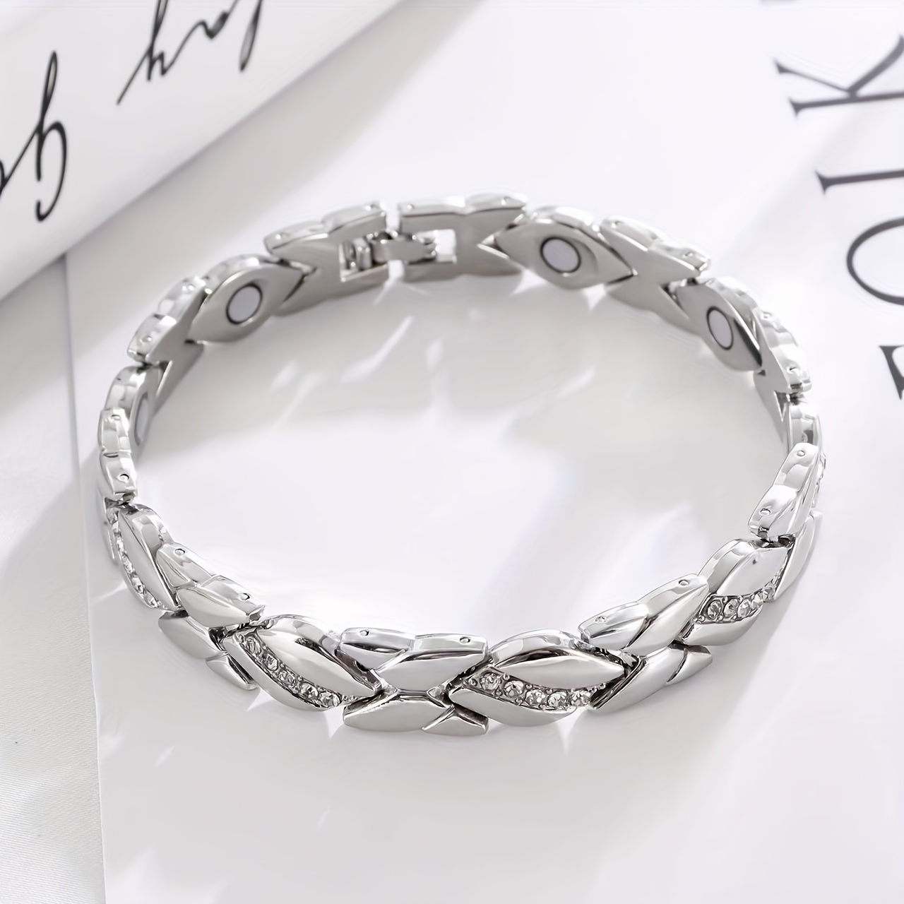 Image of Unisex Petal Inlaid Leisure Party Vacation Daily Wear Adjustable Size Fashion Bracelet