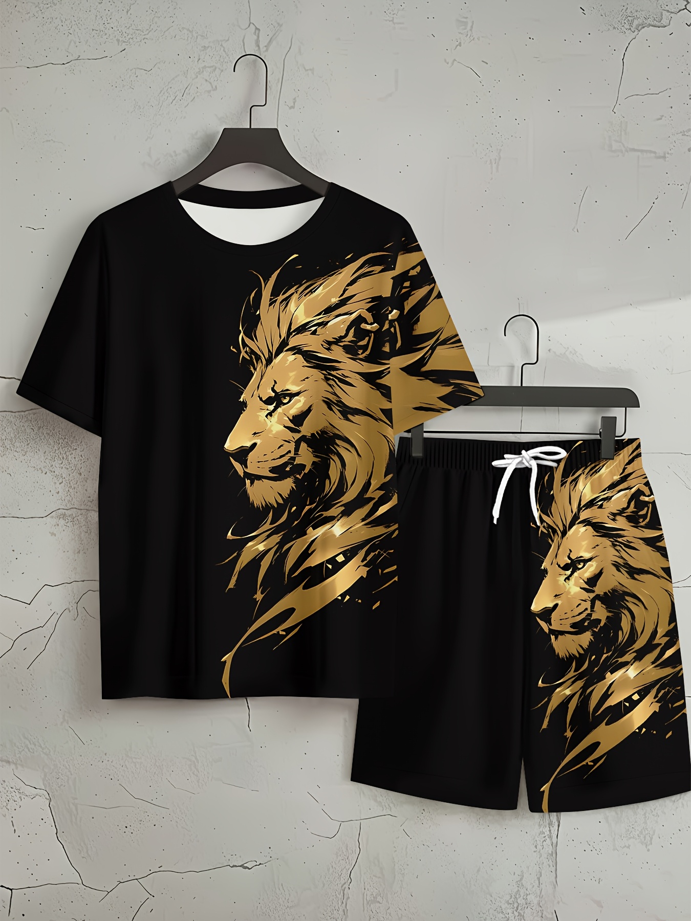 Ensemble Homme Imprimé Lion 3D Noir & Doré Ensemble Homme à Manches Courtes et Col Rond avec Impression Numérique 3D, Motif Lion Noir et Doré - Lot de 2 Pièces, Idéal pour Afficher l