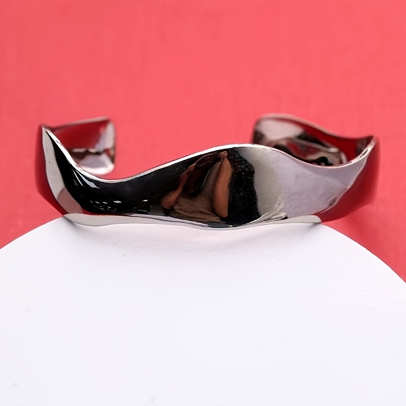 European and American Personality Small Versatile Irregular Glossy Bracelet