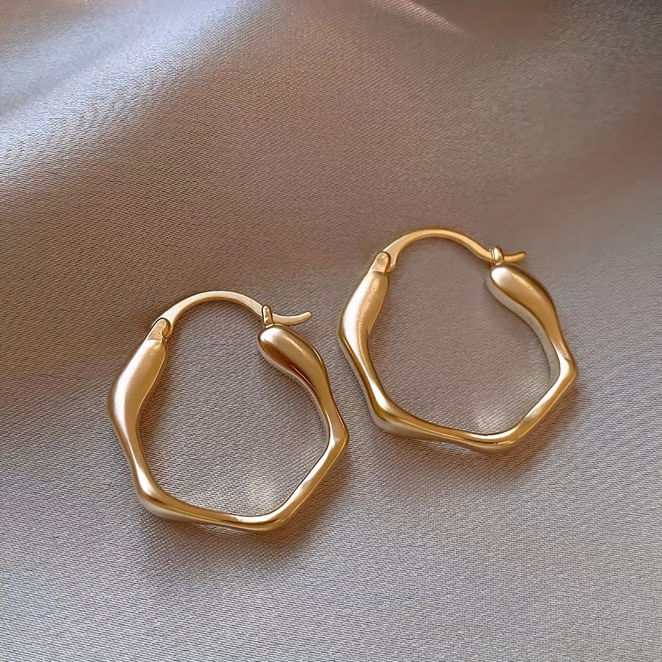 1 Pair Of Easy, Niche, High-end Women' Casual Earrings