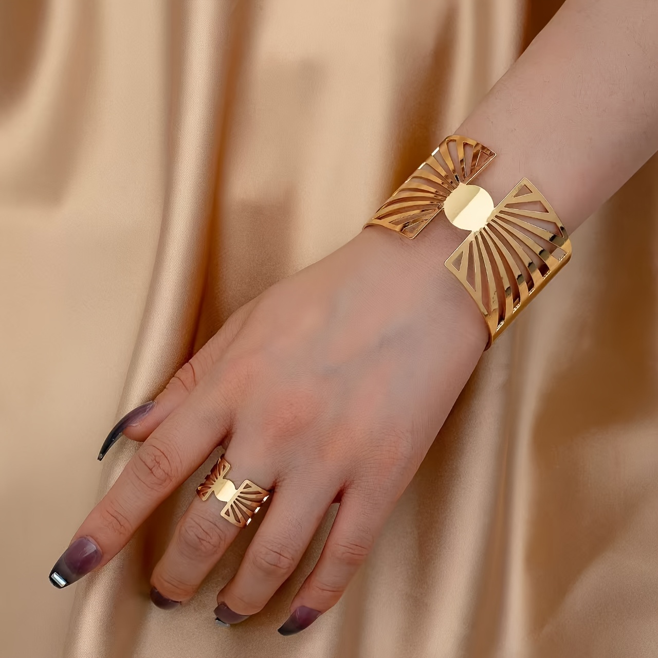 2pcs Line Hollow Bracelet Ring Set Exaggerated Sun Irregular