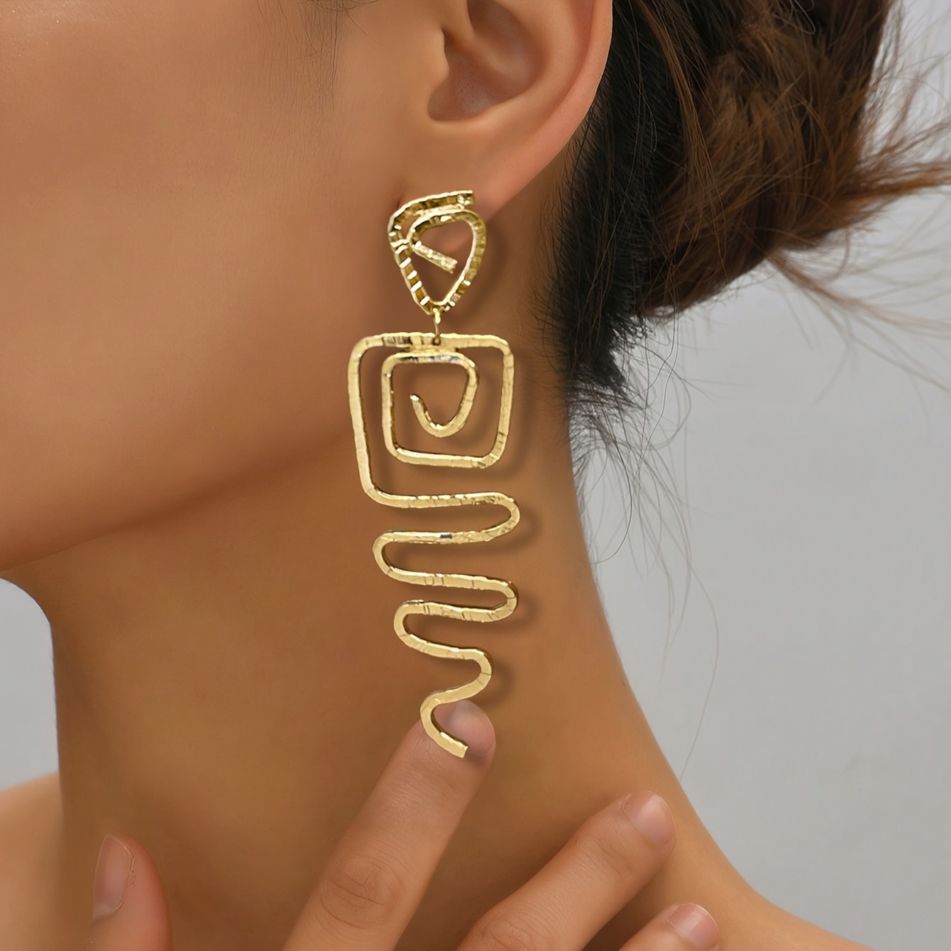 

A Pair Of Fashionable Creative Golden Abstract Geometric Spiral Earrings, Women' Party Earrings Accessories