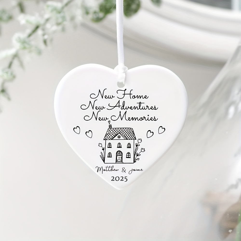 E-shop 1 Stück Personalisierte Neues Zuhause Geschenke - Individuelle Herzförmige Keramik Souvenirs Ornamente, für Einweihungspartys - Name & Gravierte