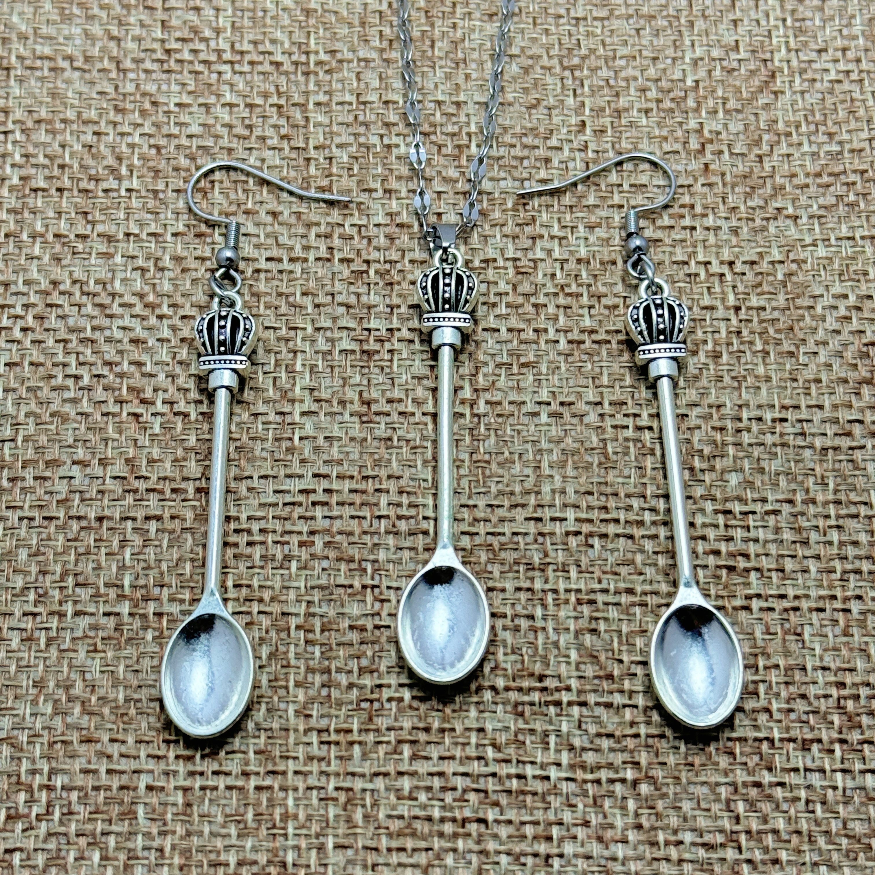 

Vintage Zinc Alloy Mini Spoon Earrings And Necklace Set With Crown Design - No Plating Fashion Jewelry For Daily Wear And Gift-giving Occasions