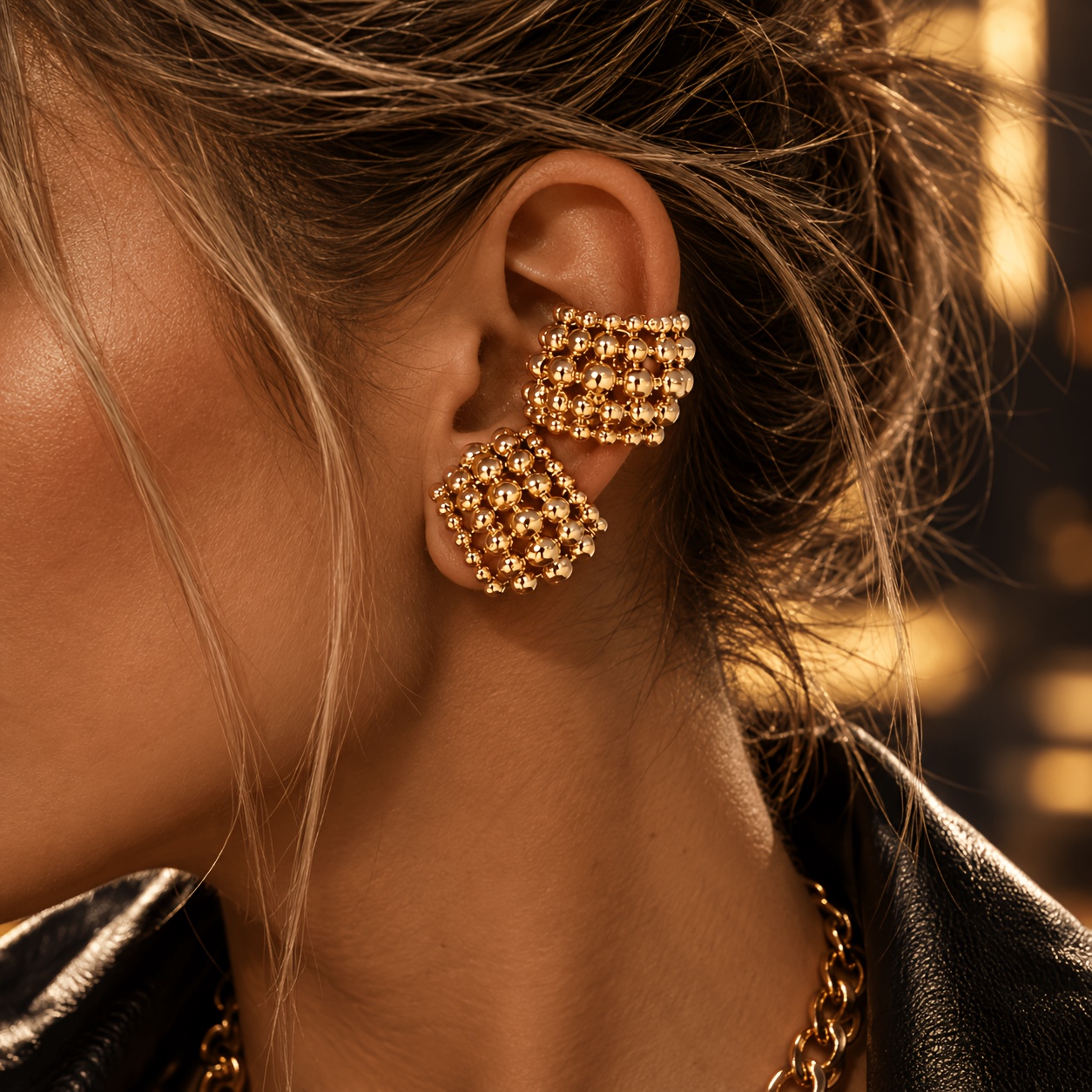 TEMU Juego de 2 pendientes de clip de C en tono dorado para mujer, pendientes geométricos llamativos de cobre con cuentas, accesorios de joyería de