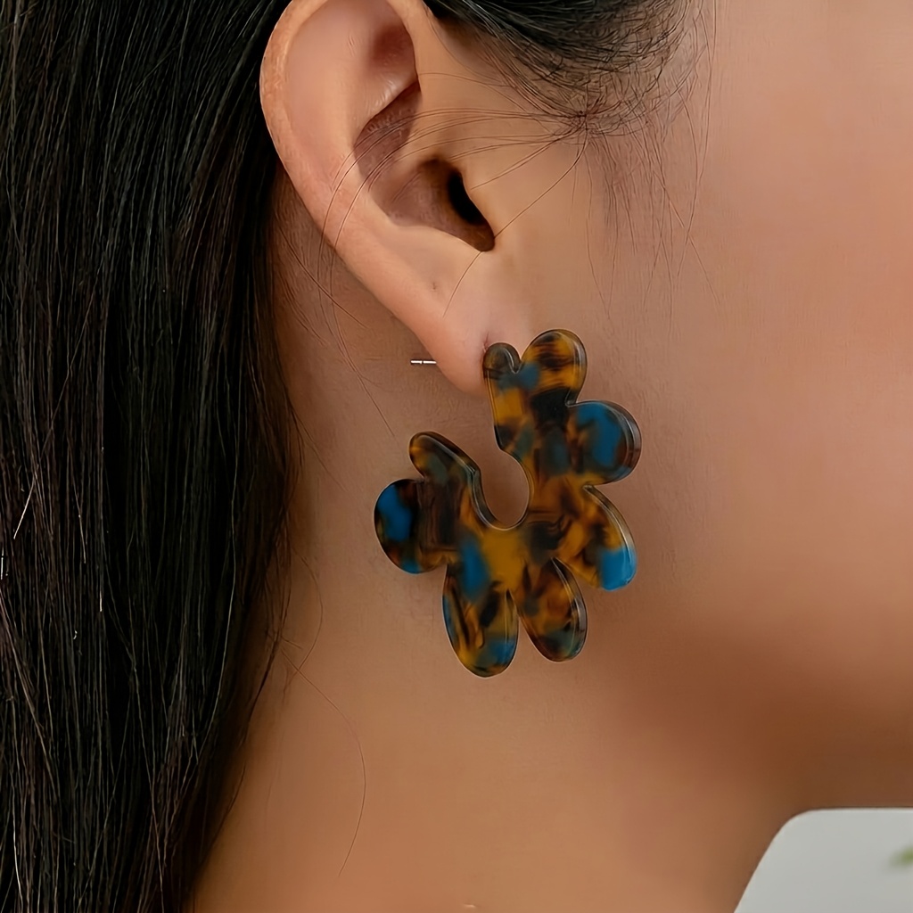 TEMU 1 par de aretes de aro para mujer, estilo Y2K vintage de otoño/invierno, combinación , diseño floral geométrico de acrílico, adecuados para uso