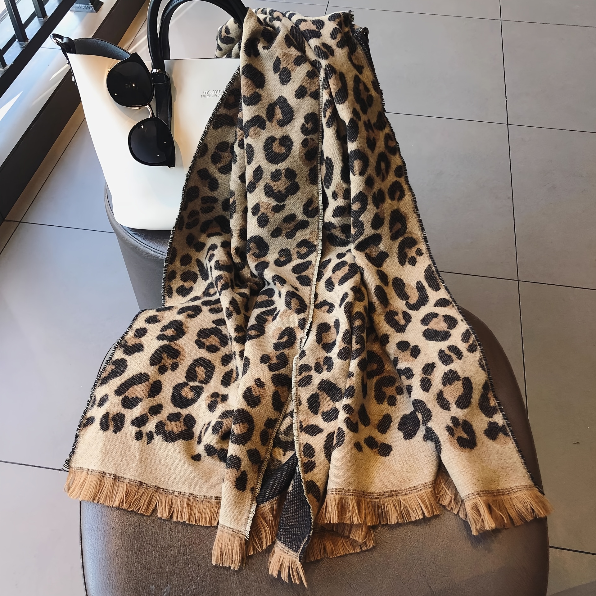 

1pc Women'-sided Leopard Print Fringe Scarf - Casual Polyester Cashmere Shawl, Warm And Windproof, Decorative Winter Korean Fashion Scarf For Weekend Use