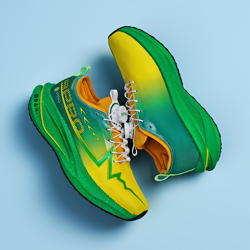 Yellow-Green Gradient Carbon Plate Running Shoes with a Knob Design, Specialized for Marathon Racing And Training