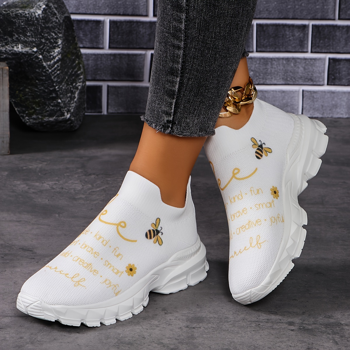 

Women's Bee & Letter Print Platform Sneakers, Breathable Knit Slip On Outdoor Shoes, Comfortable Low Top Sport Shoes