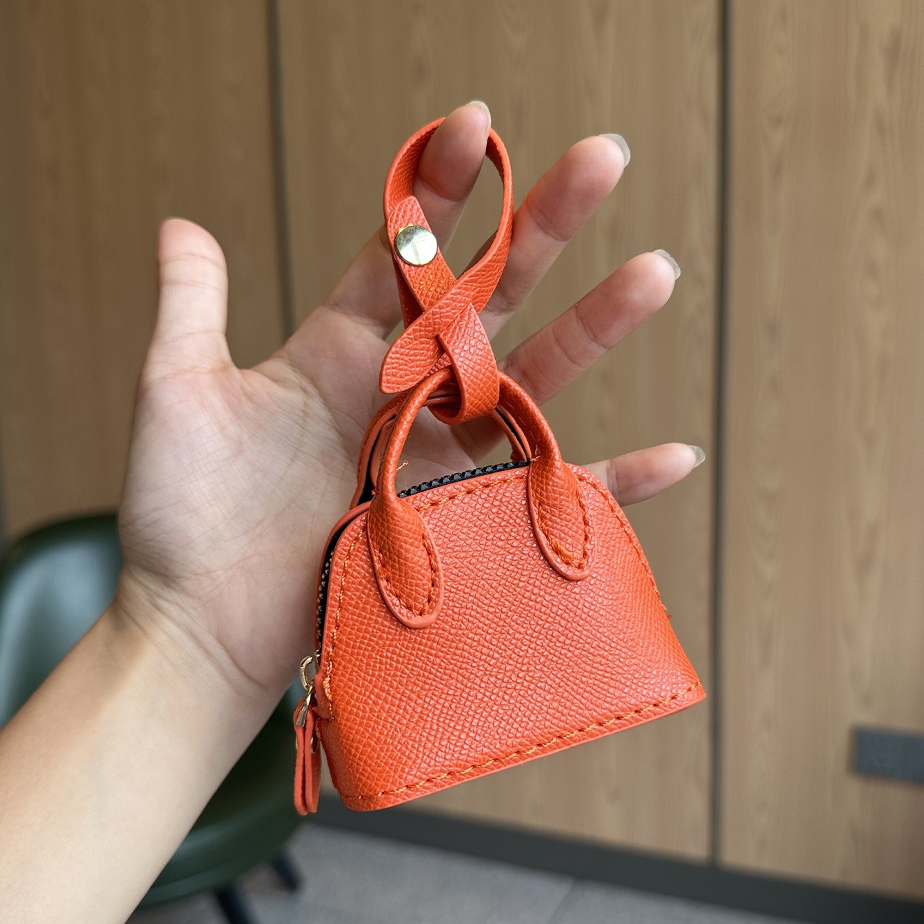 TEMU 【トレンド】 シェル ハンドバッグ - 多機能ポーチ、レディース向け、お手入れ簡単、で持ち運びやすい収納。小銭、イヤホン、必需品を収納。定番のなシェル型、豊富なカラー。通勤、ショッピング、デートに最適。