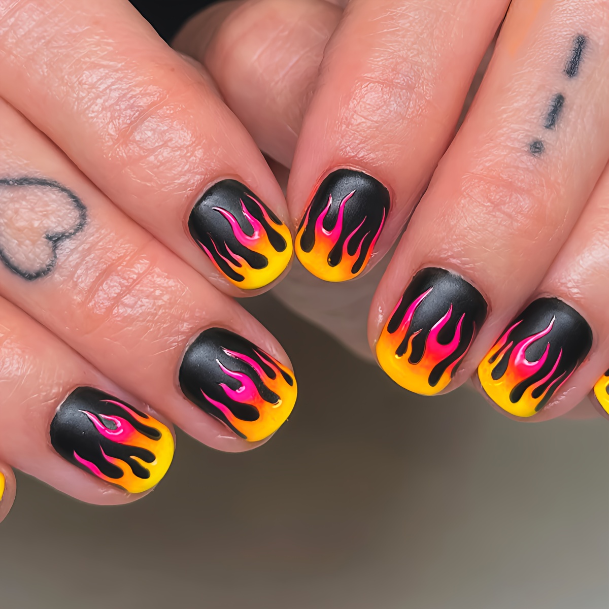 TEMU 24pcs Short Flame False Nails With Yellow Gradient, Detachable Square Press-on Nails, For Holidays, Daily Wear, And Parties, Pre-packaged In A