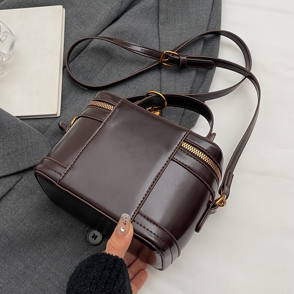 Elegant Retro Women's Crossbody Bag with Bell Pendant – Stylish Brown Handbag with Adjustable Strap, Zipper Closure, and Golden-Tone Hardware for Work, Date, Shop, and Party