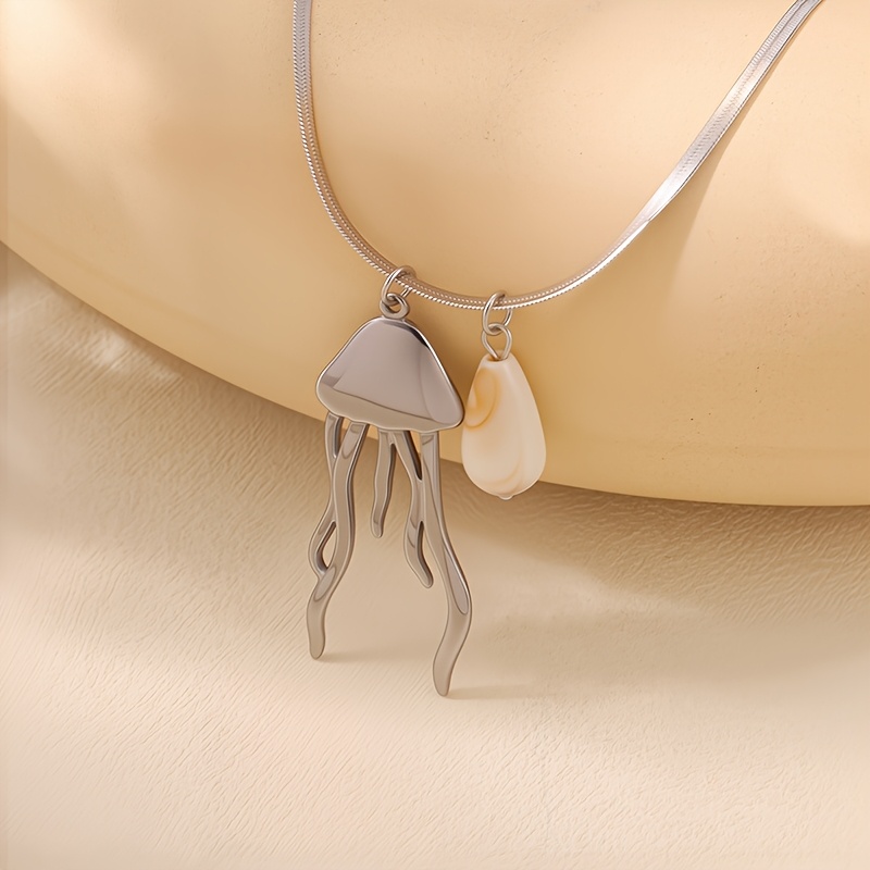 Elegant Jellyfish Blade Necklace, Lightweight Design