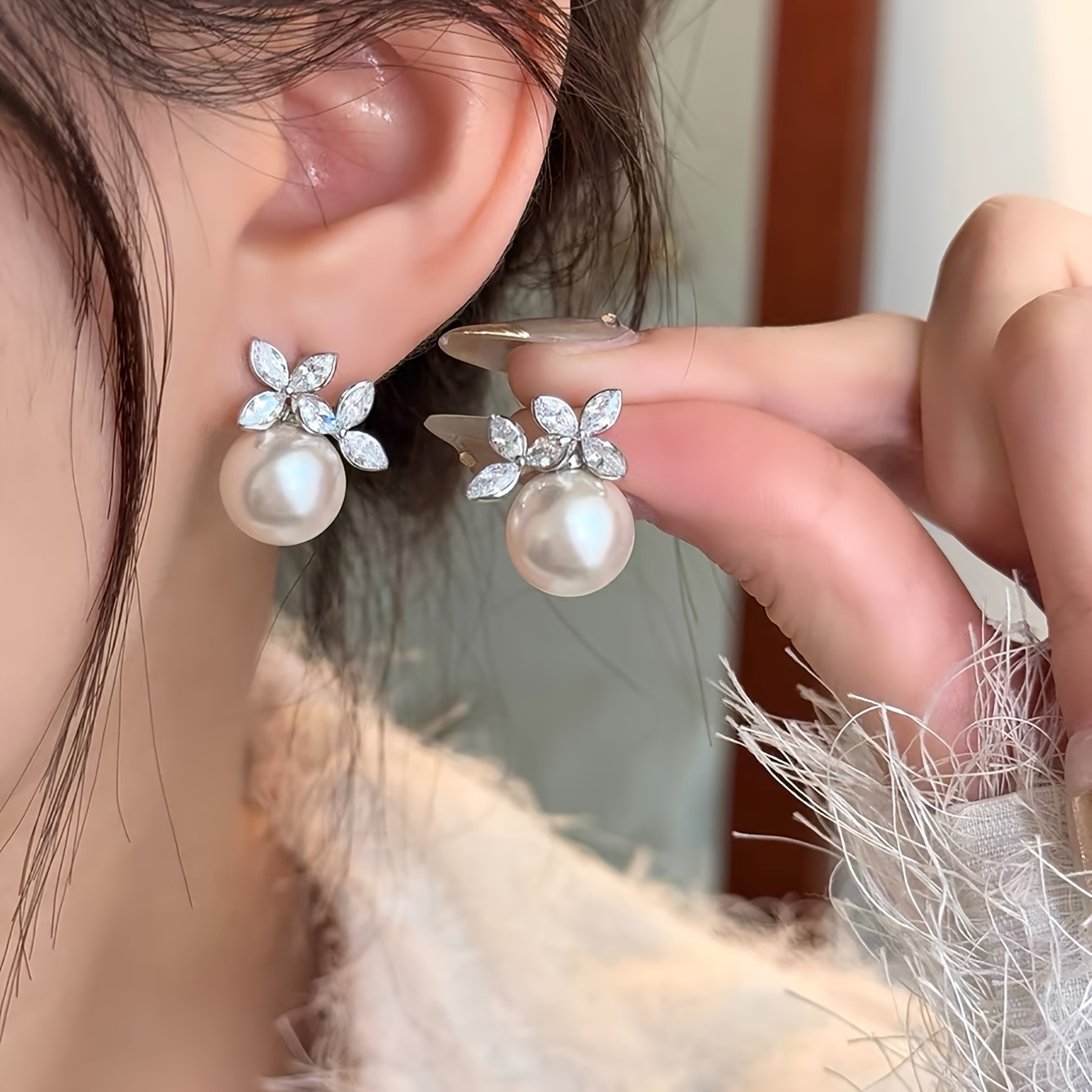 TEMU Un par de aretes de perno de pétalo geométrico elegantes, de lujo , suaves y sofisticados con incrustaciones de cristal artificial y , adecuados