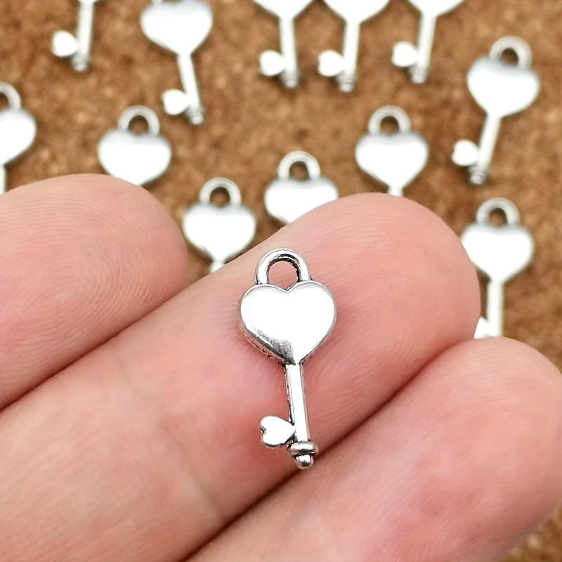 

40pcs Antique Silvery Heart Key Charm Pendants, Zinc Alloy Making Supplies For Earrings, Bracelets, Necklaces, Keychains, Bag Accessories, Crafting Decorations