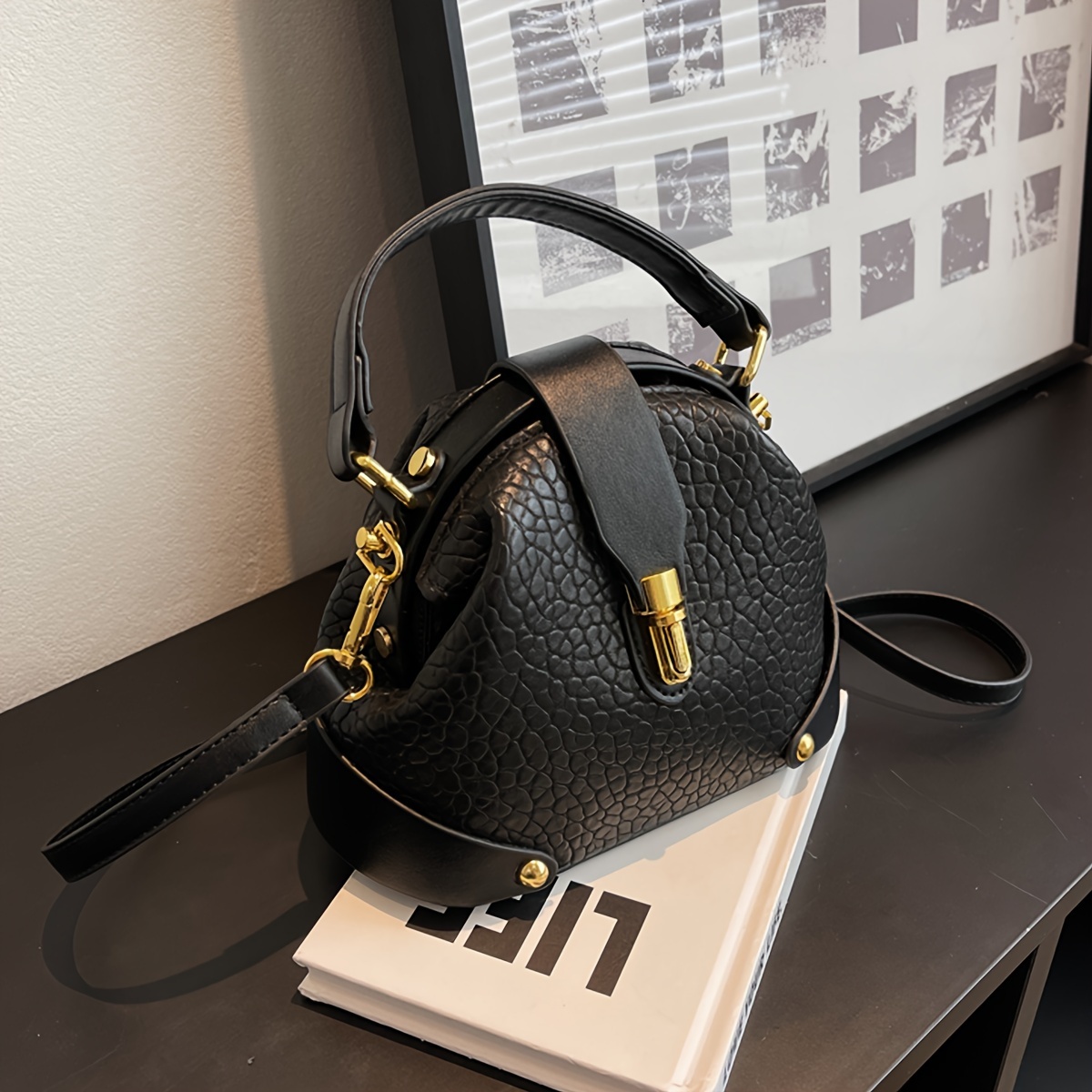Image of Ins Internet Celebrity One-shoulder Pebbled Round Bag, Fashionable And Stylish Korean Style Retro Handbag