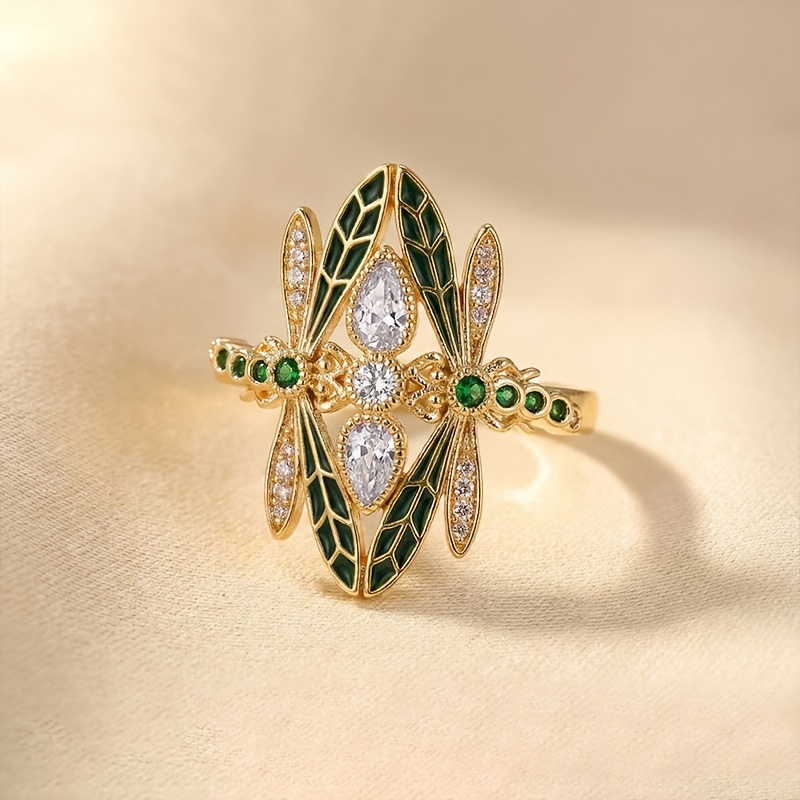 Retro Enamel Dragonfly Design Ring with Green Synthetic Zircon